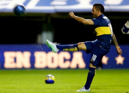40 tūkst. "Boca" fanų kaip mesiją sutiko C.Tevezą