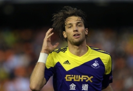 "Napoli" papildė Michu, "West Ham" įsigijo Ekvadoro rinktinės žvaigždę
