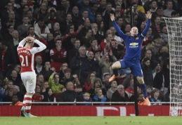 "Arsenal" namuose neatsilaikė prieš nukraujavusį "Man Utd" (VIDEO)