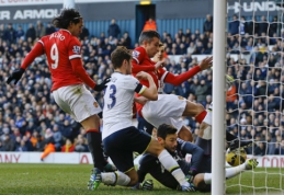 "Tottenham" ir "Man Utd" futbolininkų akistata baigėsi be įvarčių (VIDEO)