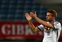 Oficialu: L. Podolski keliasi į "Galatasaray"