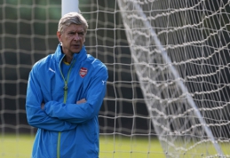 "Arsenal" ketina siūlyti naują sutartį A.Wengerui