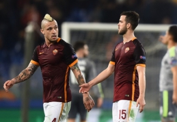 "Chelsea" vasarą medžios "Roma" ekipos saugų duetą
