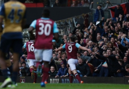 Permainingoje dvikovoje - A. Carrollo "hat-trickas" ir "Arsenal" lygiosios prieš "West Ham" (VIDEO)