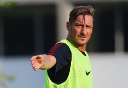 F. Totti sukritikavo į "Juventus" klubą persikėlusį G. Higuainą