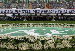 Katastrofoje žuvusiems "Chapecoense" klubo žaidėjams - "Copa Sudamericana" trofėjus