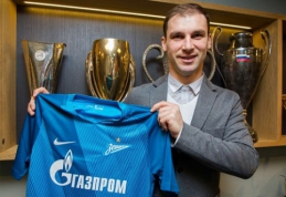 Oficialu: B. Ivanovičius vilkės "Zenit" marškinėlius
