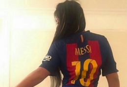 POP: "Mis Bum Bum" pagerbė L.Messi užrašu ant užpakalio (FOTO)
