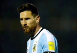 J. Bartomeu: Messi naują kontraktą pasirašė dar birželį