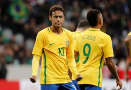 Brazilų draugiškose rungtynėse Neymaras įmušė vieną iš dviejų 11 metrų baudinių