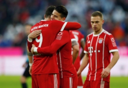 "Bayern" laimėjo po atkaklios kovos, "Schalke" nepavyko pakilti į antrąją vietą (VIDEO)