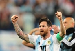 Po pergalingo mačo L. Messi pribloškė "sėkmės amuletą" jam įteikusį žurnalistą (VIDEO)