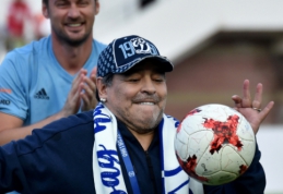 D.Maradona: dabartiniai žaidėjai nenusipelnė vilkėti Argentinos rinktinės marškinėlių