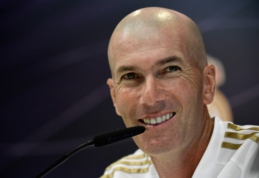 Į rinką daugiau nebesižvalgantis Z. Zidane'as užsiminė apie J. Rodriguezo ir G. Bale'o ateitį