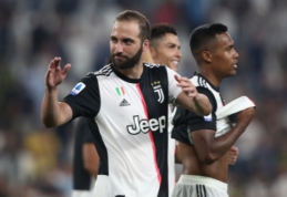 "Juventus" bando pratęsti kontraktą su G.Higuainu