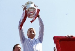 Oficialu: A.Wengeras su "Arsenal" pratęsė sutartį dar trims metams