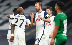 Triuškinančią pergalę pasiekę „Tottenham“ futbolininkai iškovojo kelialapį į Europos lygą 