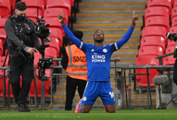 „Leicester“ prasibrovė į FA taurės finalą