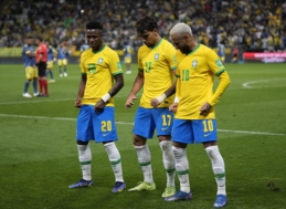 Kolumbiečius įveikę brazilai užsitikrino vietą Pasaulio taurėje