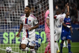 „Leicester City“ gretose – pirmas brazilas klubo istorijoje
