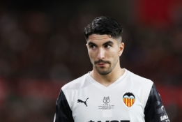 „Valencia“ lyderis papildys PSG komandą