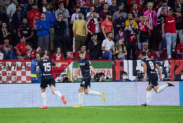 Devyniese valandą žaidę „Sevilla“ futbolininkai pripažino „Sociedad“ pranašumą
