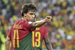 „Barca“ ieško galimybių įsigyti J. Felixą