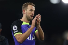 H. Kane'as susilygino su legendiniu J. Greavesu, o „Tottenham“ įveikė „Fulham“