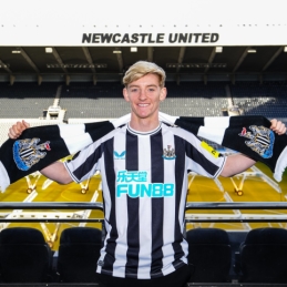 Oficialu: „Newcastle“ už 40 mln. įsigijo A. Gordoną