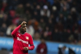 „Manchester United“ akiratyje – „Bayer“ gynėjas