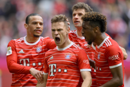 „Bayern“ sutriuškino „Schalke“ futbolininkus