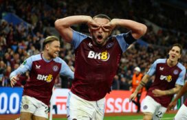 „Aston Villa“ išplėšė dramatišką pergalę prieš bosnius