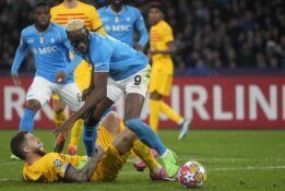 ČL: „Napoli“ išsigelbėjo nuo pralaimėjimo „Barcelona“ ekipai