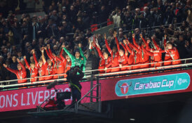 Pasakiškas paskutinis J. Kloppo sezonas įsibėgėja: V. van Dijko įvartis nulėmė „Liverpool“ triumfą Lygos taurės finale