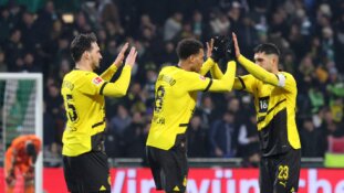 Dortmundo „Borussia“ nepaleidžia ketvirtos vietos
