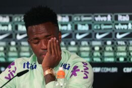 Ašarų spaudos konferencijoje nesulaikęs Vinicius apgynė savo rasę: „Aš tiesiog noriu žaisti futbolą“
