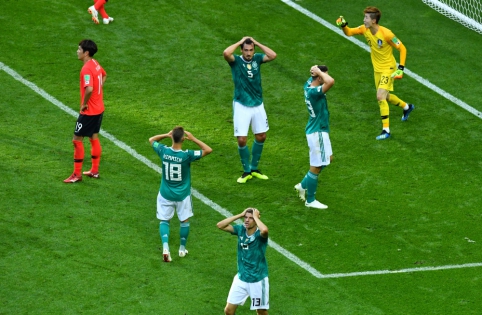 Vokiečių tragedija: Pietų Korėja sensacingai iš turnyro eliminavo pasaulio čempionus (VIDEO, FOTO)