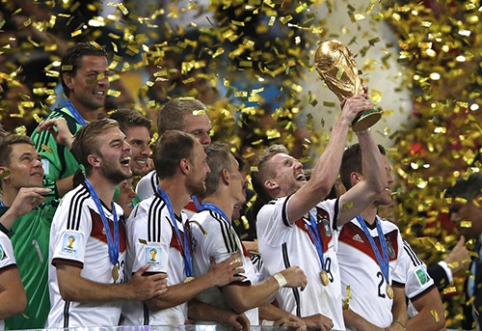 FIFA skaičiavo milijardus, S. Blatterio alga ir vėl slepiama 