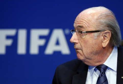 Žurnalistų pačirškintas S.Blatteris: "Kyšių neėmiau"