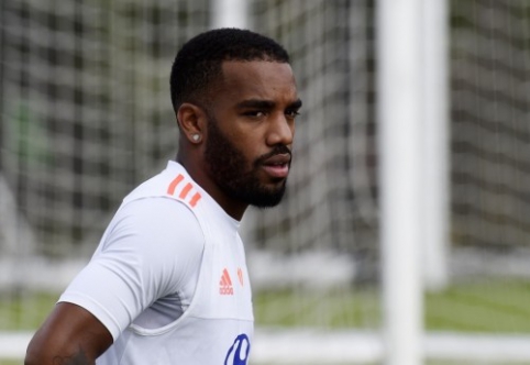 Oficialu: A. Lacazette'as pratęsė sutartį su "Lyon"