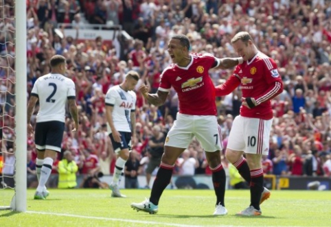 "Premier" lyga sugrįžta: "Man United" namie palaužė "Tottenham", "Chelsea" sužaidė lygiosiomis su "Swansea"