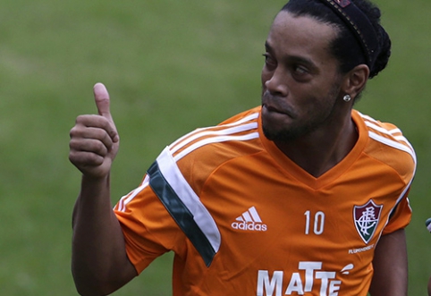 Ronaldinho vėl tapo laisvuoju agentu
