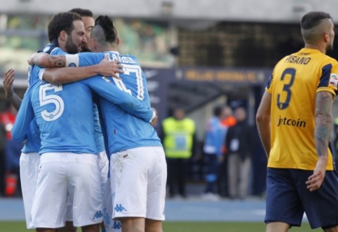 Lygiosiomis sužaidusį "Fiorentina" pavijo "Napoli" bei iš lentelės viršūnės išstūmė "Inter" (VIDEO)