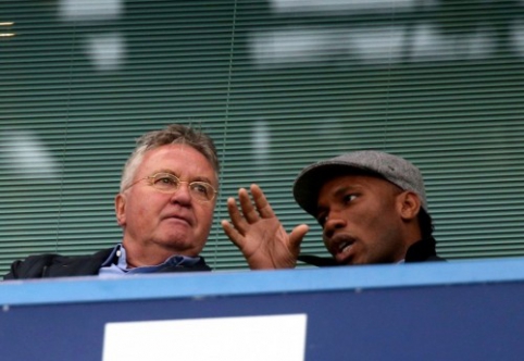 "Chelsea" derasi su D. Drogba, kuris gali tapti G. Hiddinko asistentu