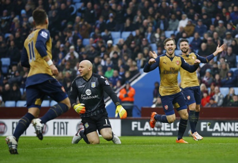 "Arsenal" pakilo į lyderio poziciją, "Liverpool" ir "Tottenham" namuose barstė taškus (VIDEO)