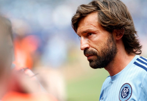 A.Pirlo atspėjo varžovo smūgio kryptį, tačiau vartininkas jo neklausė (VIDEO)