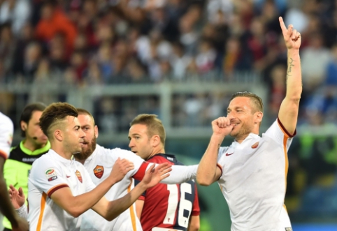 "Roma" su F. Totti priešakyje ir vėl laimėjo, bet G. Higuaino dublis išlaiko "Napoli" antroje vietoje (VIDEO)