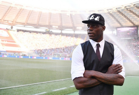 M.Balotelli liepė agentui jį "įkišti" į "Man Utd" klubą