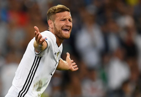 "Valencia" treneris: S. Mustafi ir P. Alcaceras - neparduodami