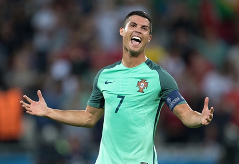 C.Ronaldo ėmėsi gelbėti gaisruose skendinčią Portugaliją